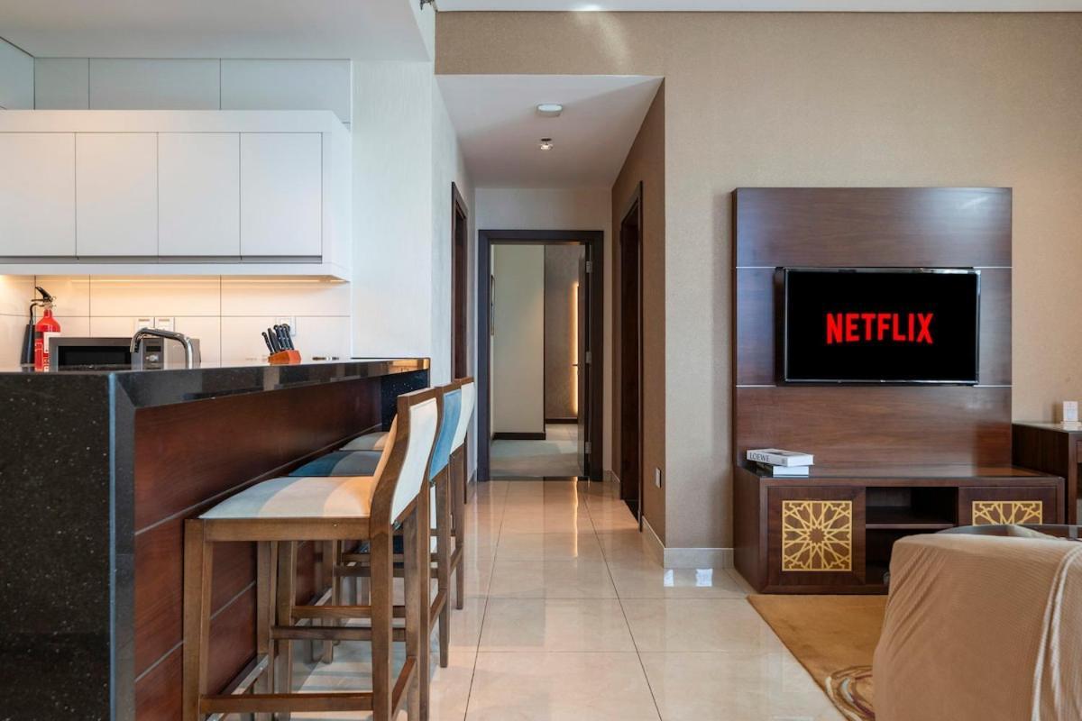Apartment 5 Star 2br W & Infinity Pool Full Canal & Burj Views *