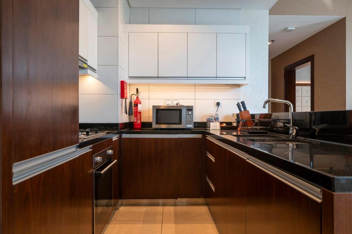 Apartment 5 Star 2br W & Infinity Pool Full Canal & Burj Views *