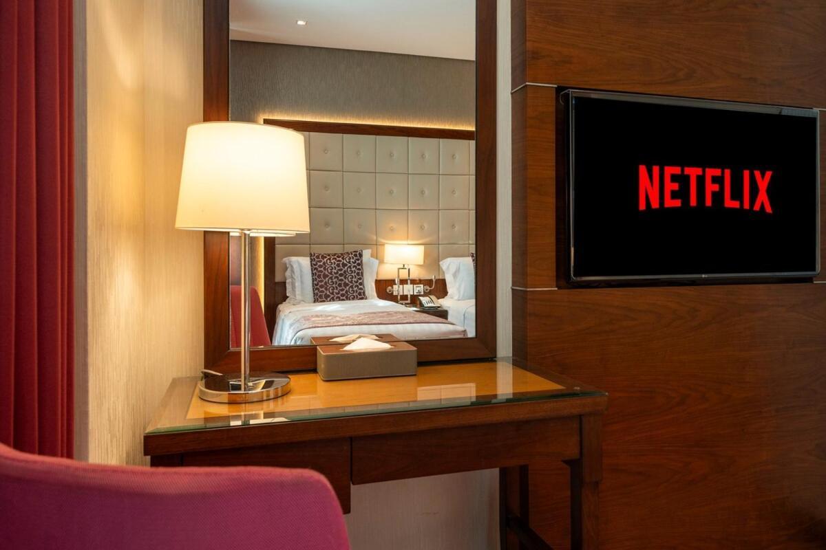 5 Star 2br W & Infinity Pool Full Canal & Burj Views Apartment