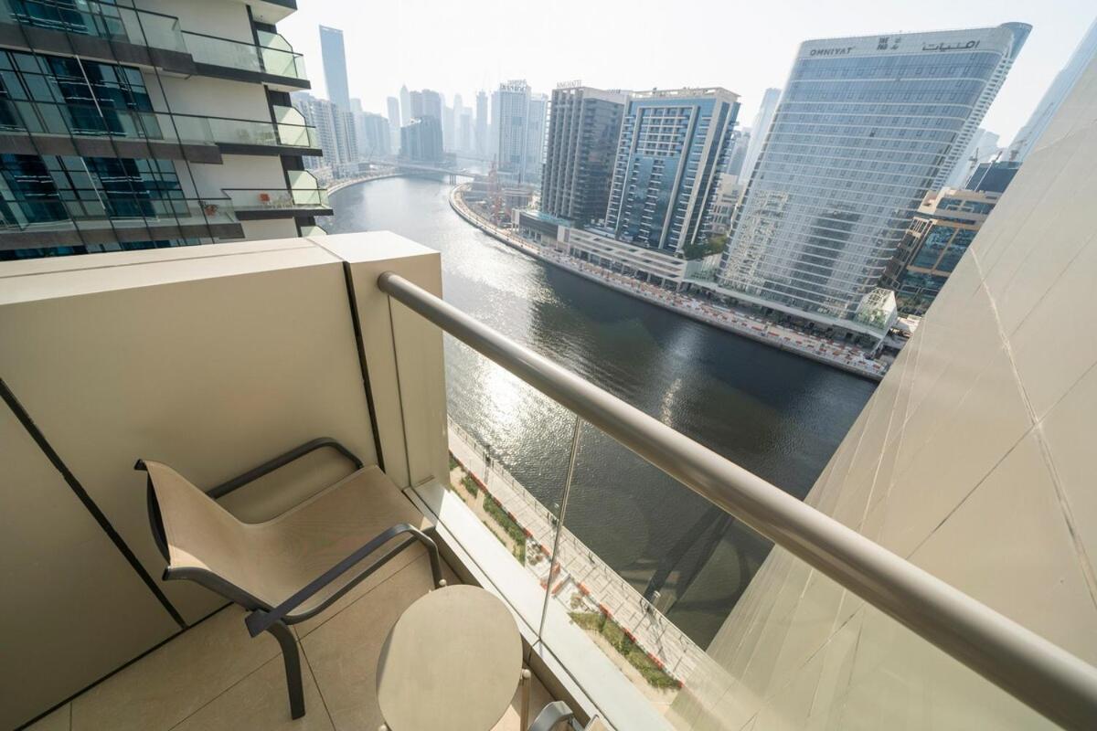 5 Star 2br W & Infinity Pool Full Canal & Burj Views