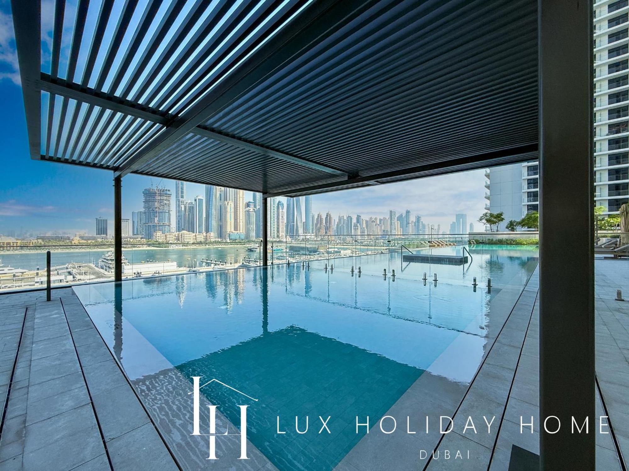 Lux The Palace Apartment Dubai