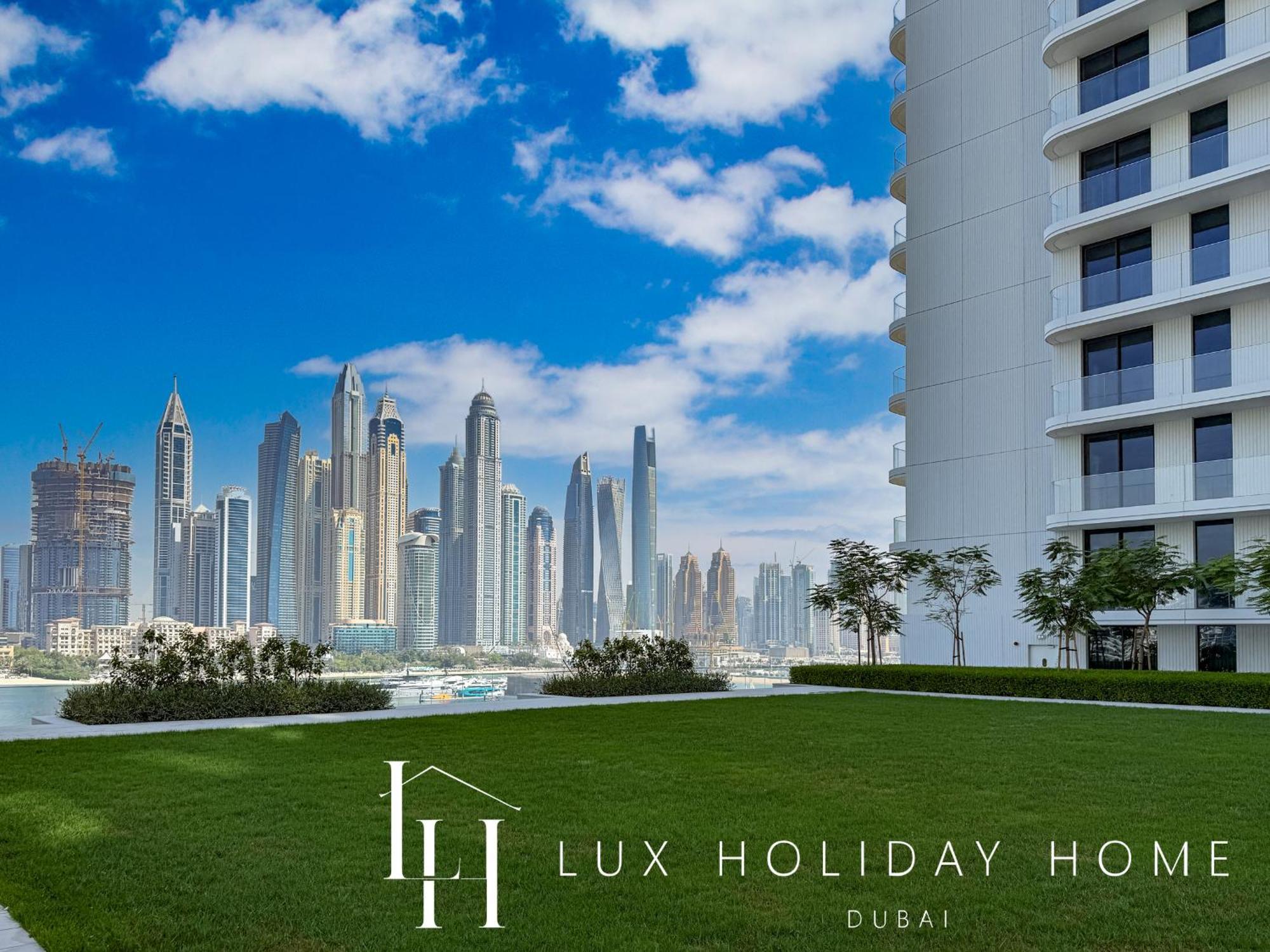 Lux The Palace Apartment Dubai