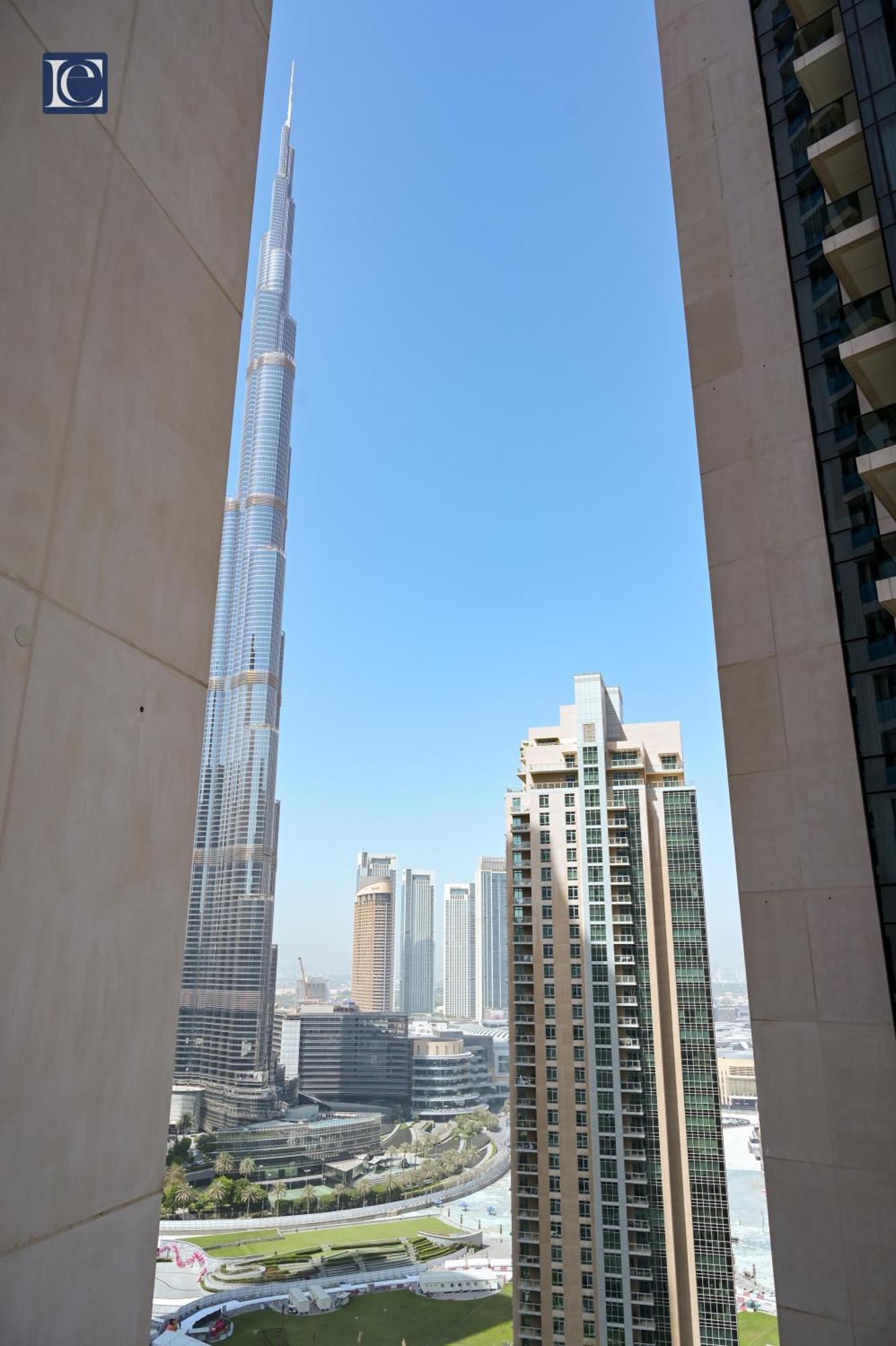 Stylish Downtown Act 1 Act 2 Tower 1 Apartment *