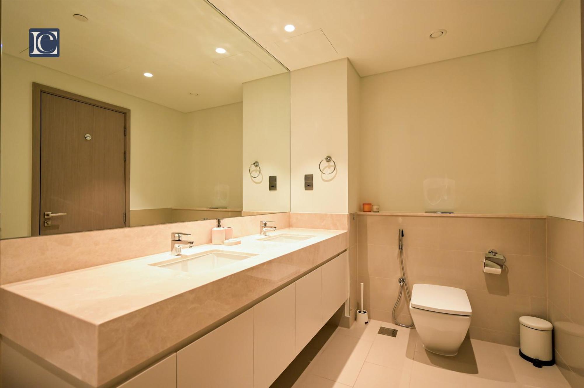 Stylish Downtown Act 1 Act 2 Tower 1 Apartment Dubai