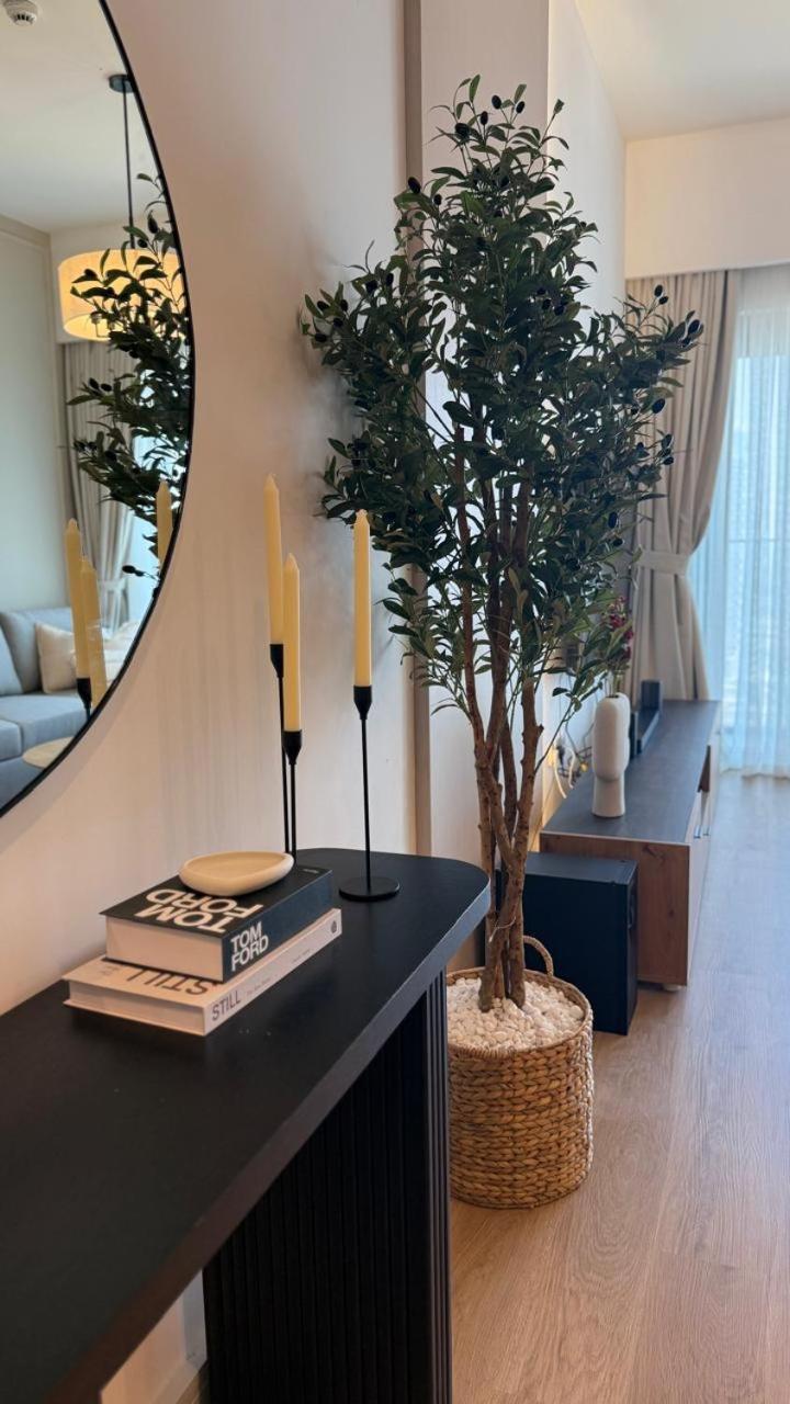 Apartment Luxury 2br Prime Downtown 5 Min Walk To Burj Khalifa And Mall *