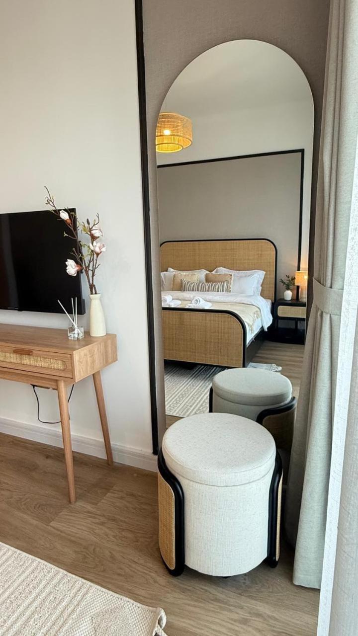Luxury 2br Prime Downtown 5 Min Walk To Burj Khalifa And Mall Apartment *