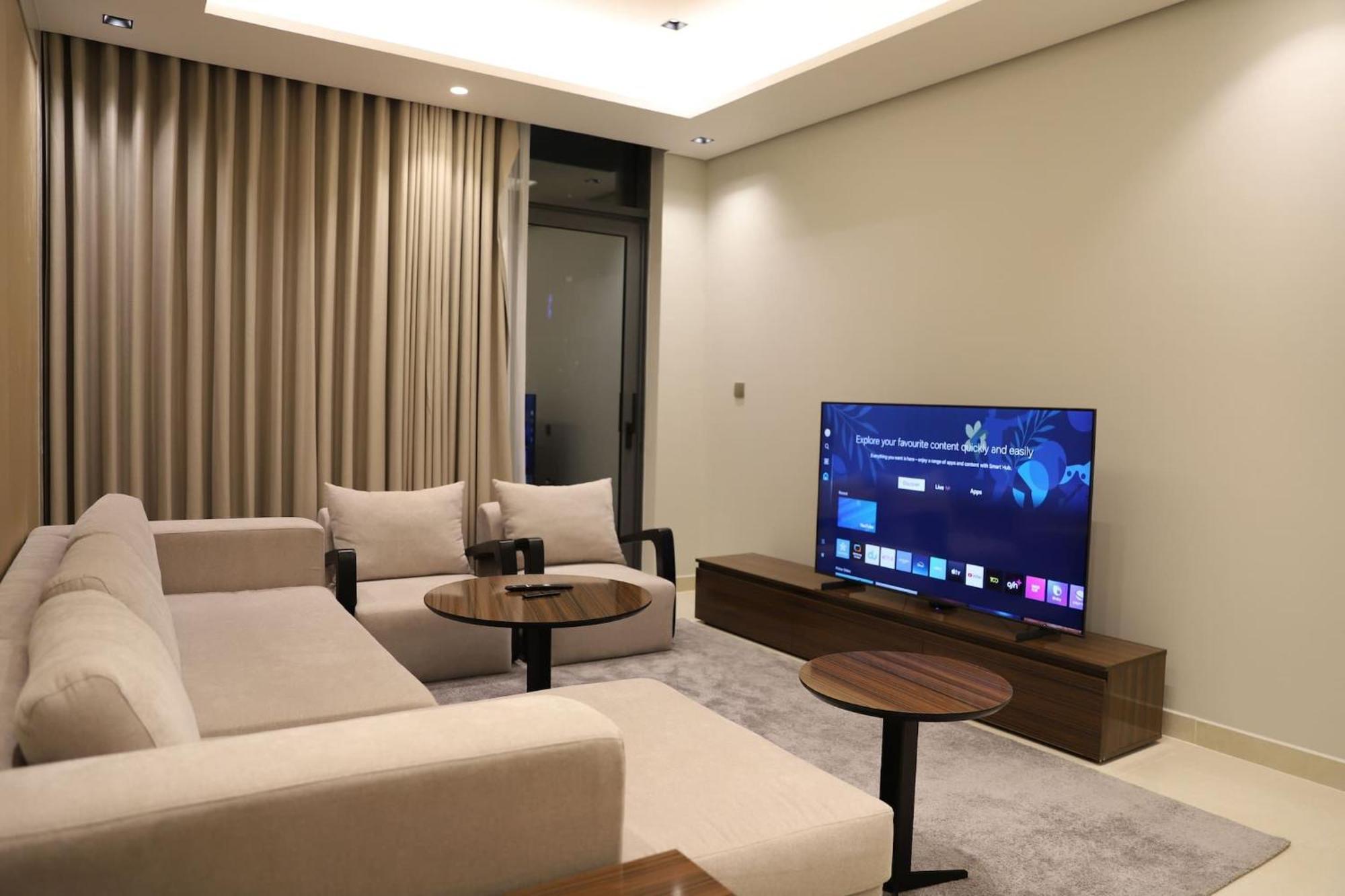 Brand New Large 2 Bedroom With Burj Khalifa View Mid Floor In Business Bay Apartment Dubai