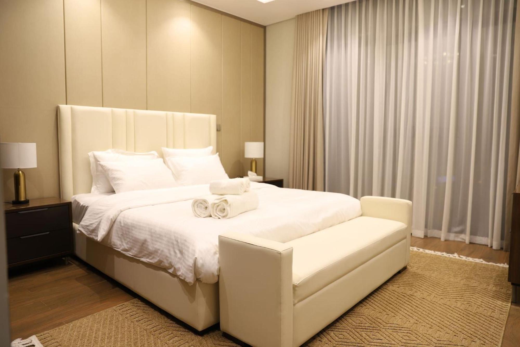 Apartment Brand New Large 2 Bedroom With Burj Khalifa View Mid Floor In Business Bay