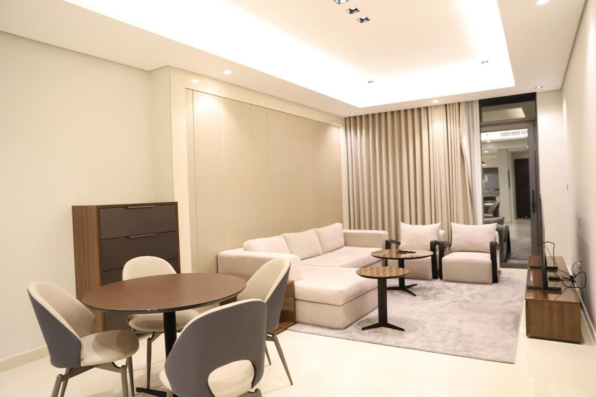 Brand New Large 2 Bedroom With Burj Khalifa View Mid Floor In Business Bay Apartment Dubai