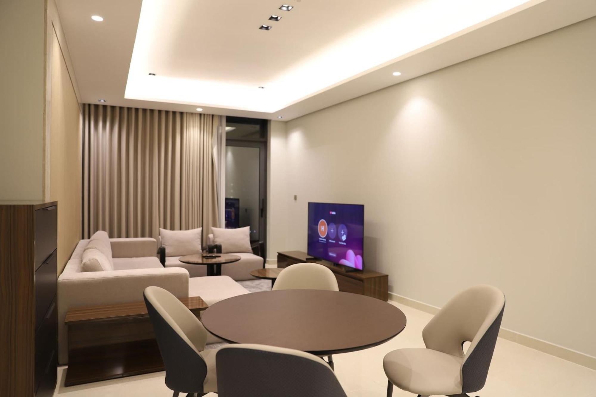 Brand New Large 2 Bedroom With Burj Khalifa View Mid Floor In Business Bay