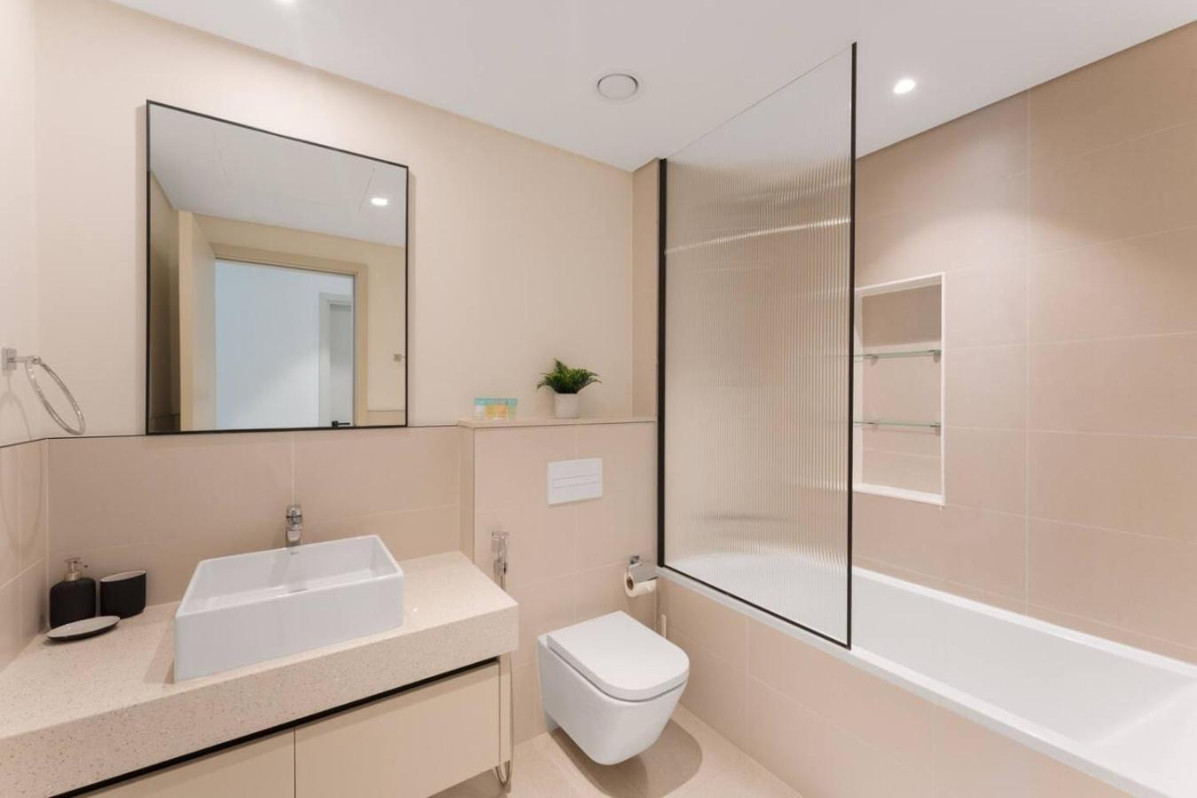 Prime 2br Emaar Beachfront *
