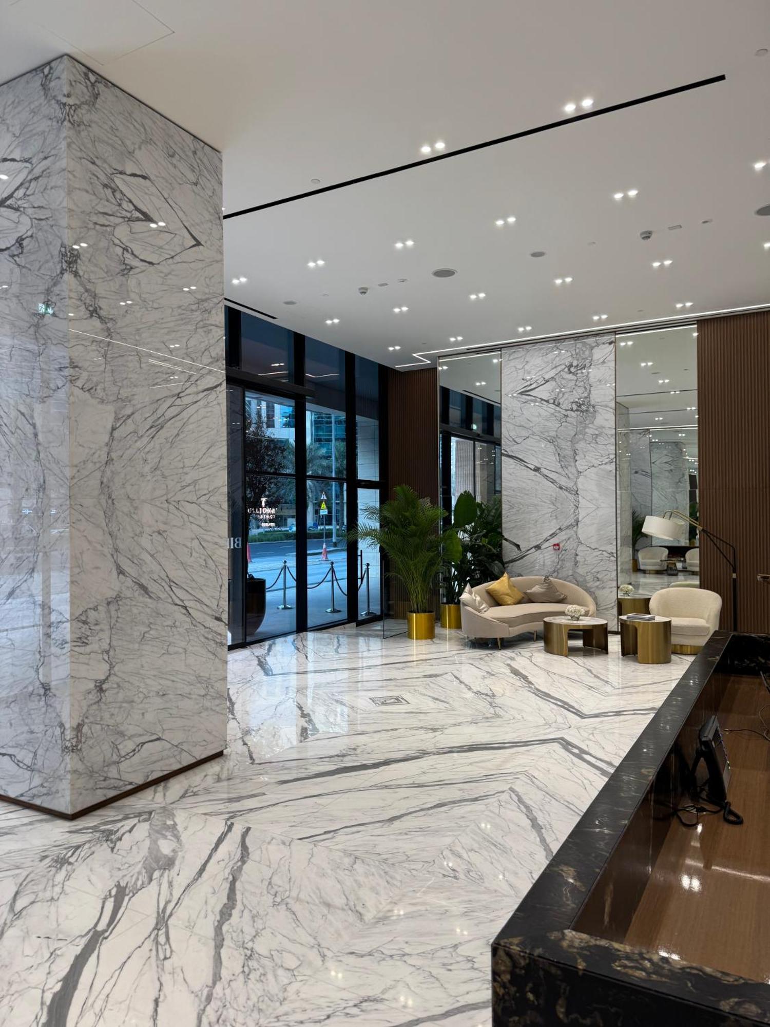 Lux Business Bay With Jacuzzi & Canal View Apartment *