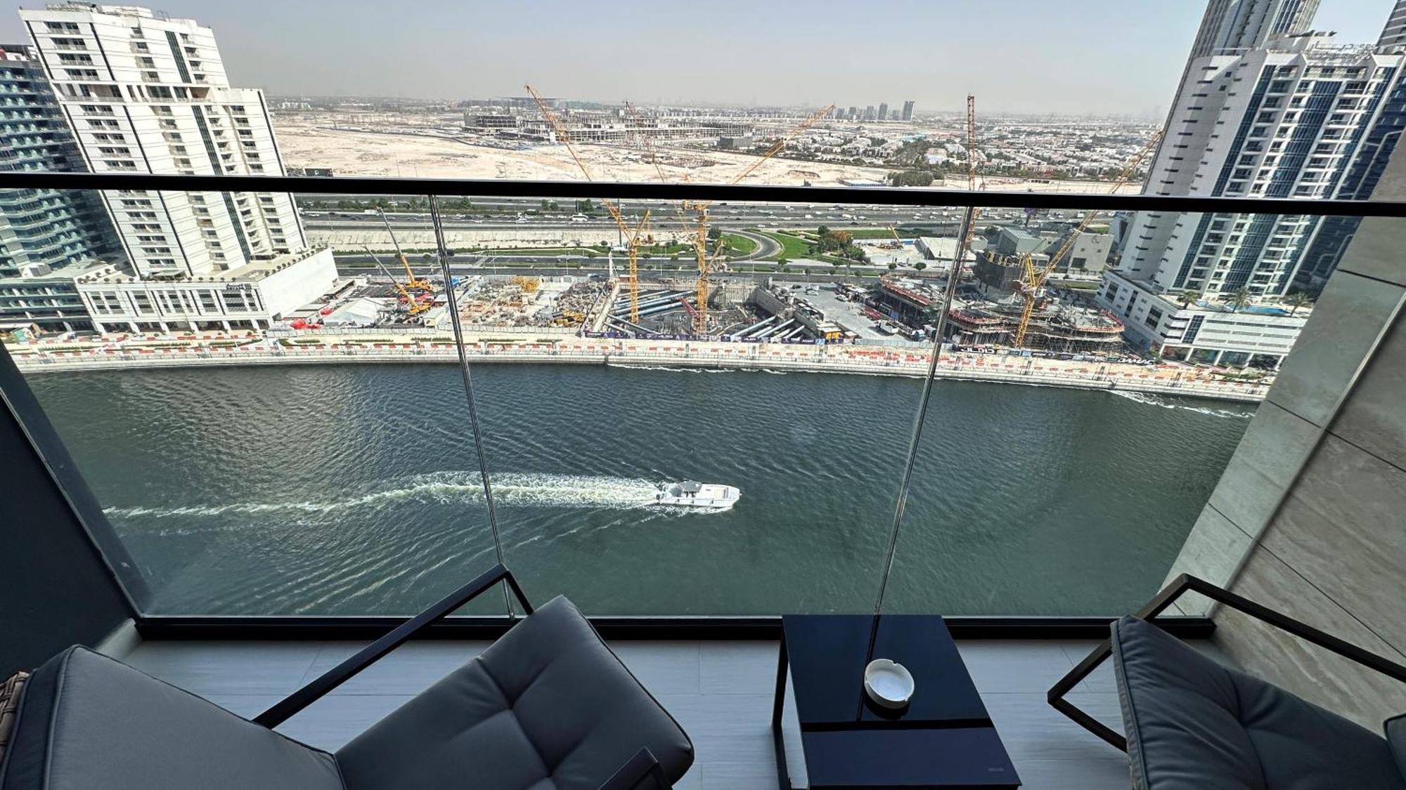 Lux Business Bay With Jacuzzi & Canal View Apartment Dubai