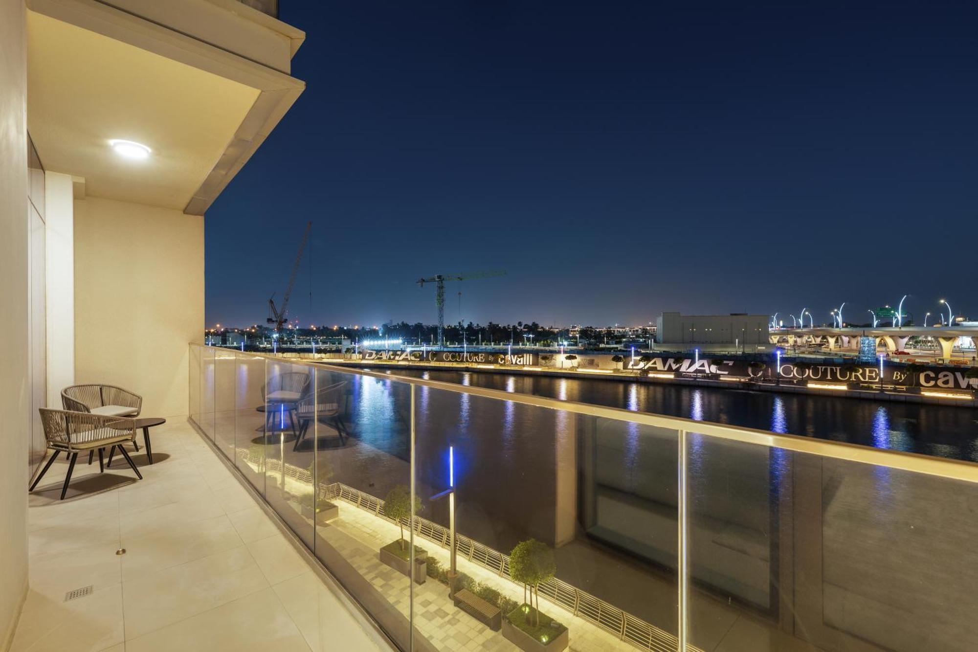 2br Canal Front B3, Canal Views *