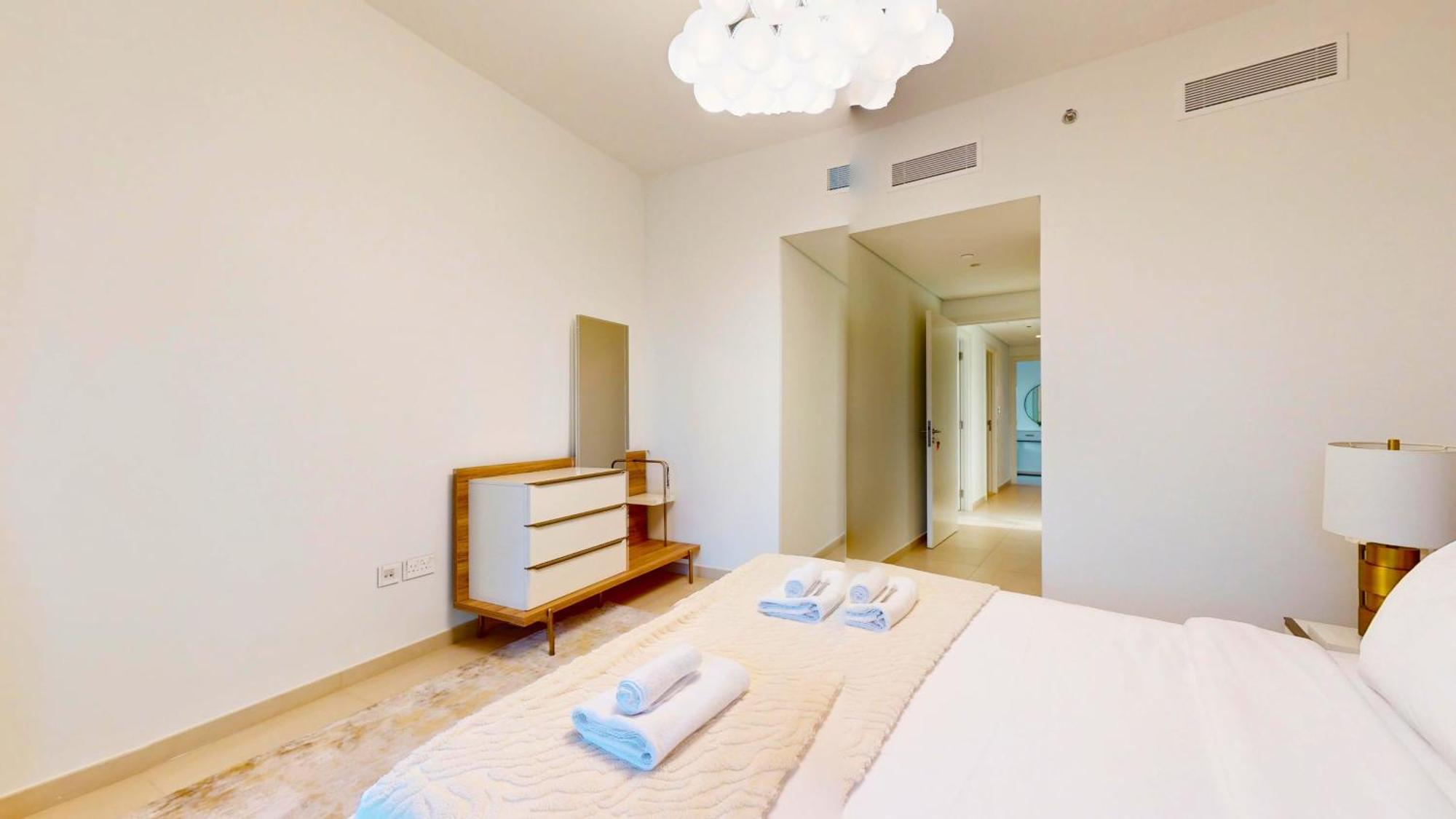 Apartment Trps - Downtown Views Ii Tower 2, Downtown - 3br Maids - Stylish Near Burj Khalifa & Attractions Dubai