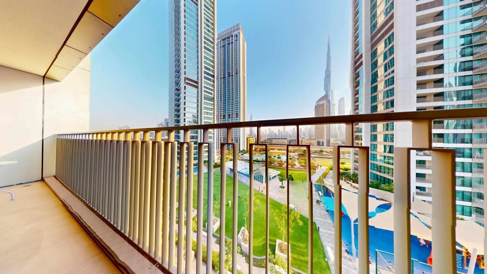 Apartment Trps - Downtown Views Ii Tower 2, Downtown - 3br Maids - Stylish Near Burj Khalifa & Attractions *