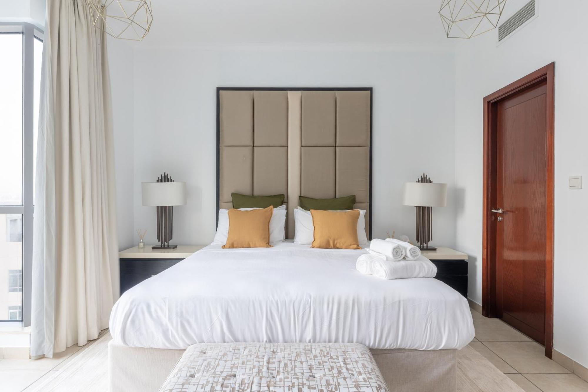 Burj And Fountain View 3br Maids