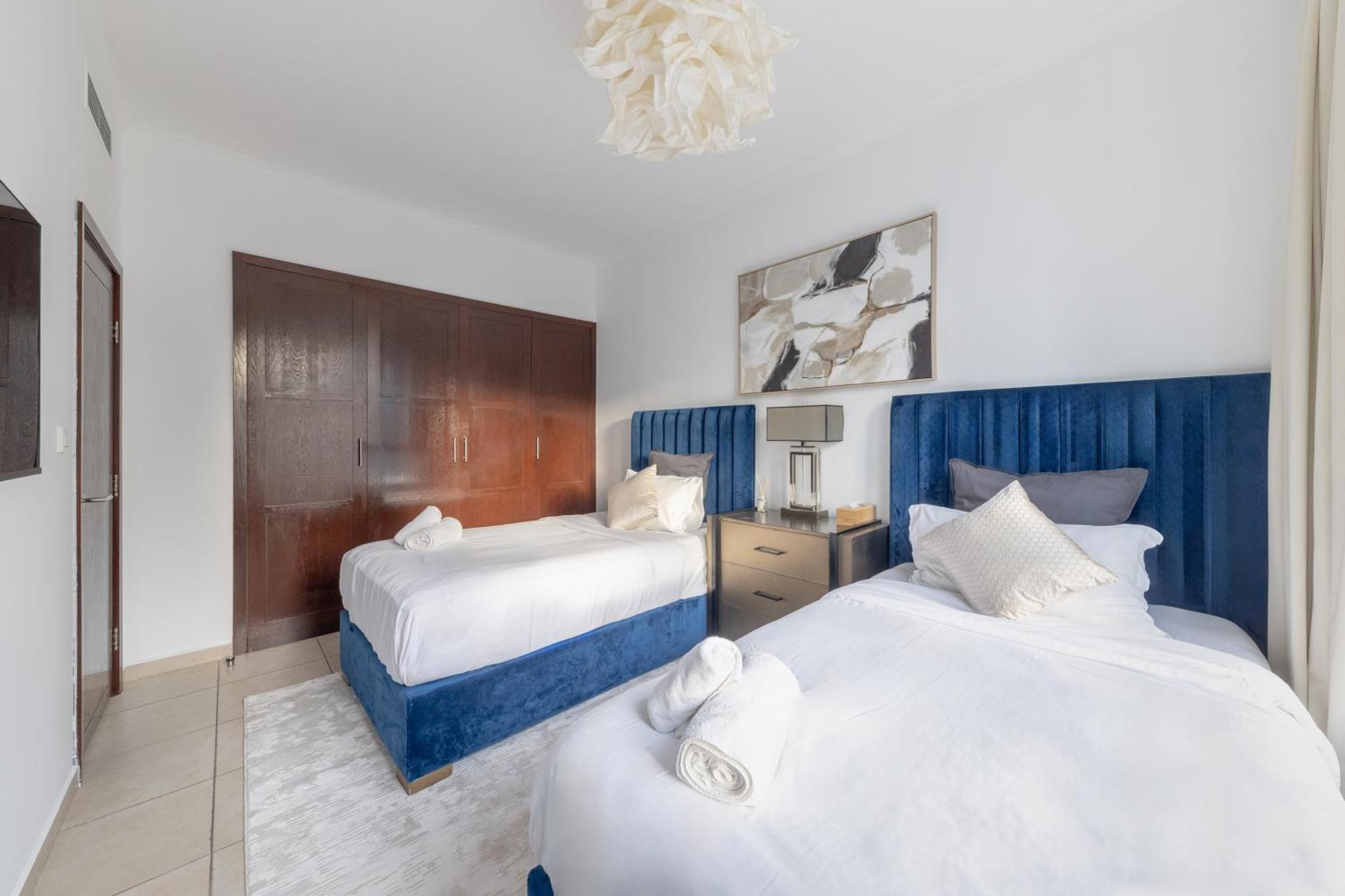 Burj And Fountain View 3br Maids Dubai