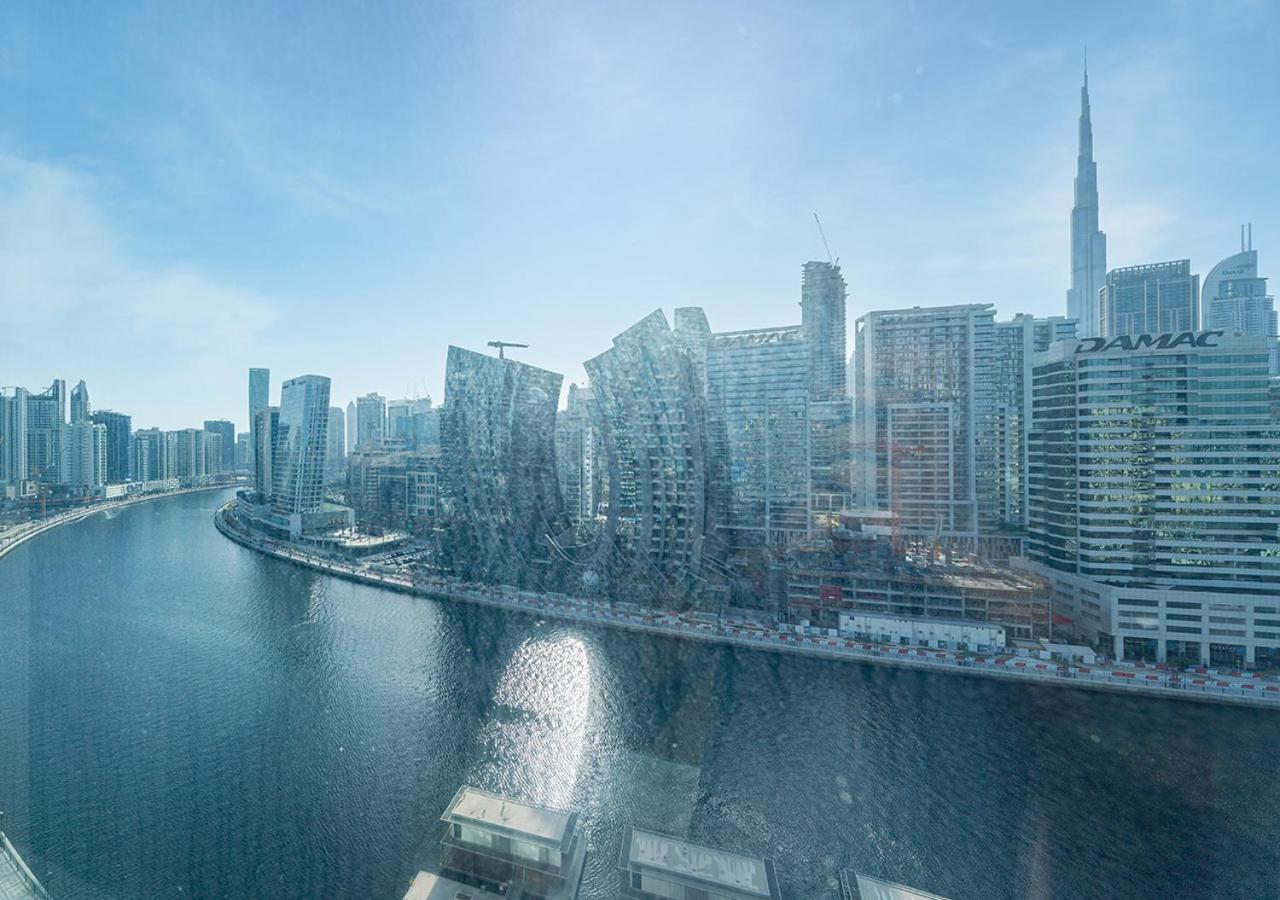 Luxurious With Burj Khalifa & Canal Views * Dubai