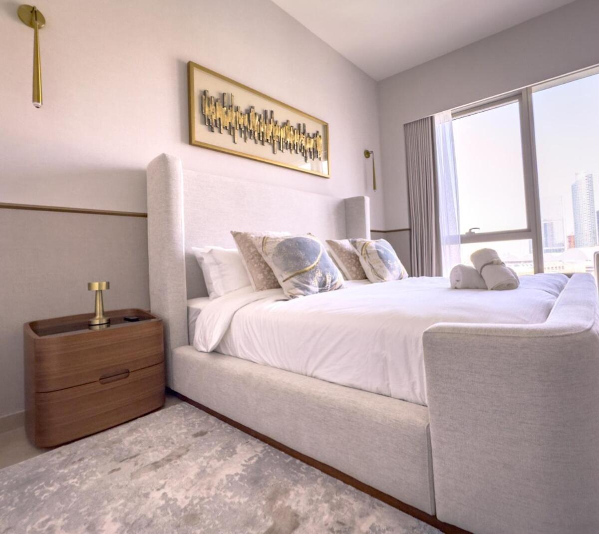 Grande Residences With Burj Khalifa View From 31st Floor For 8-guests Apartment Dubai
