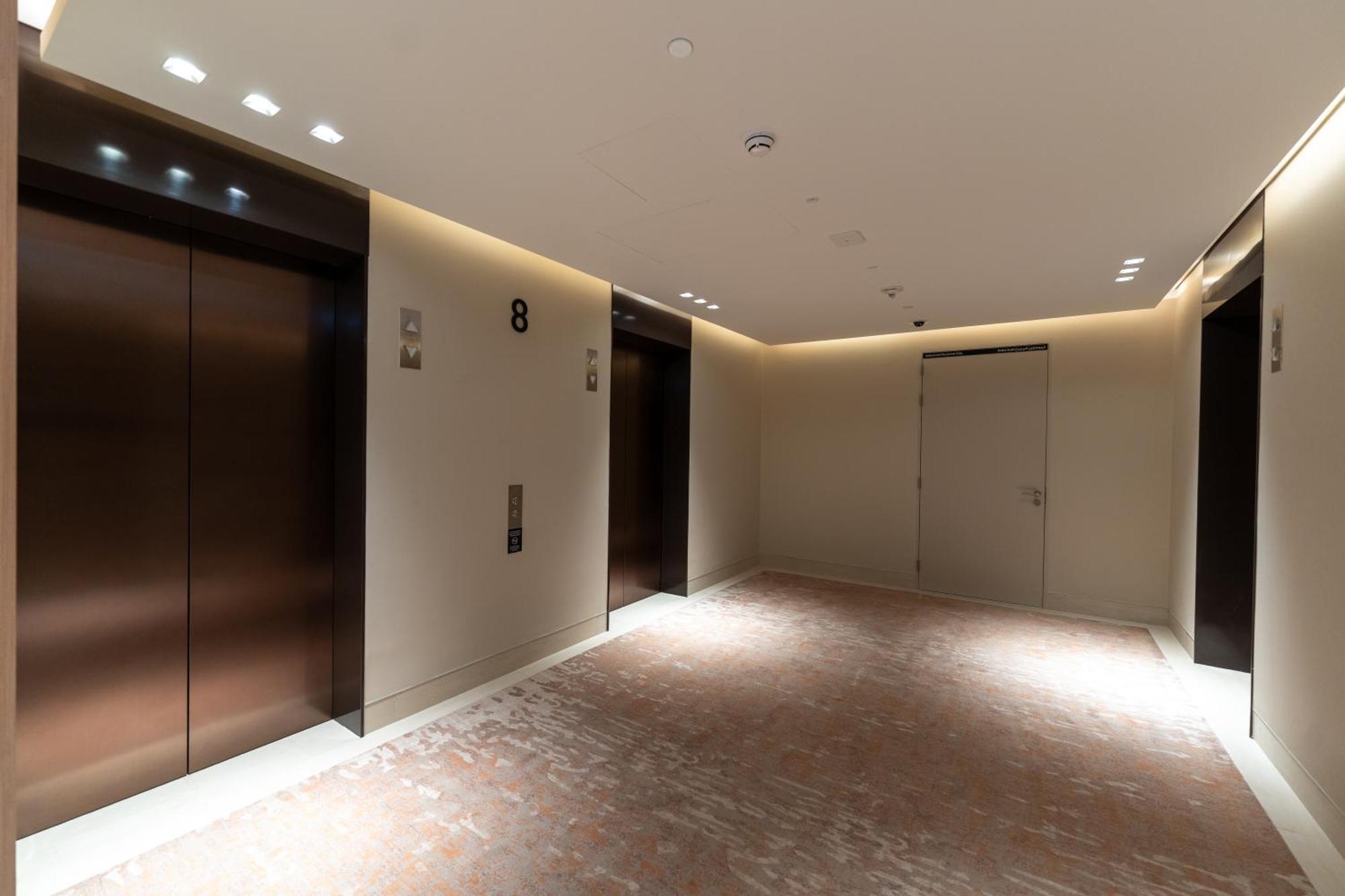 Luxurious 1br Pool With Burj Khalifa View Mall Apartment Dubai