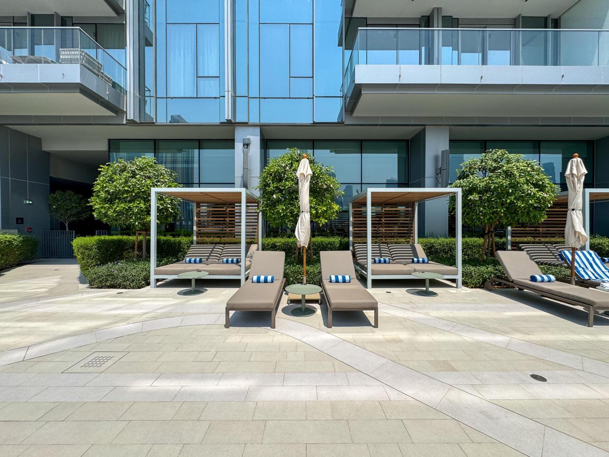 Luxurious 1br Pool With Burj Khalifa View Mall Apartment Dubai