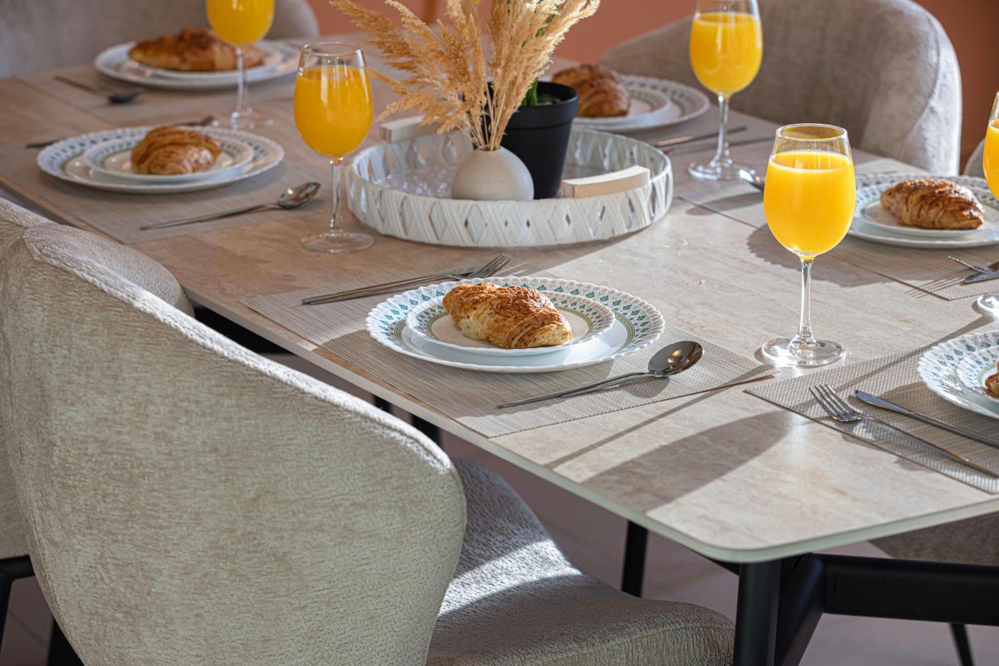 Serene Cozy 2br Near Burj Khalifa Dubai
