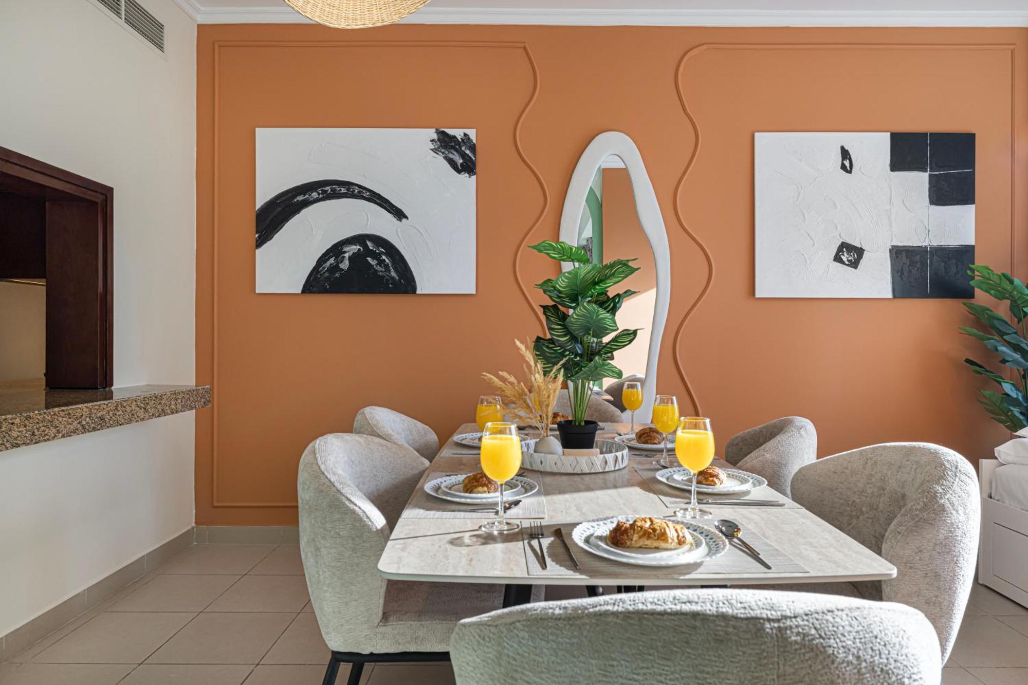 Serene Cozy 2br Near Burj Khalifa Apartment