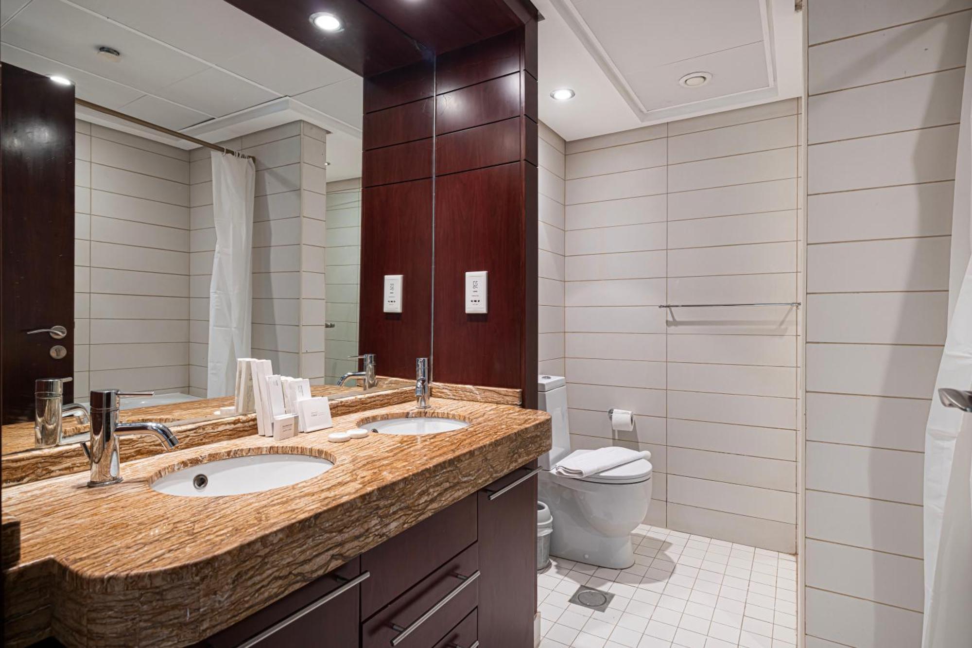 Serene Cozy 2br Near Burj Khalifa Dubai