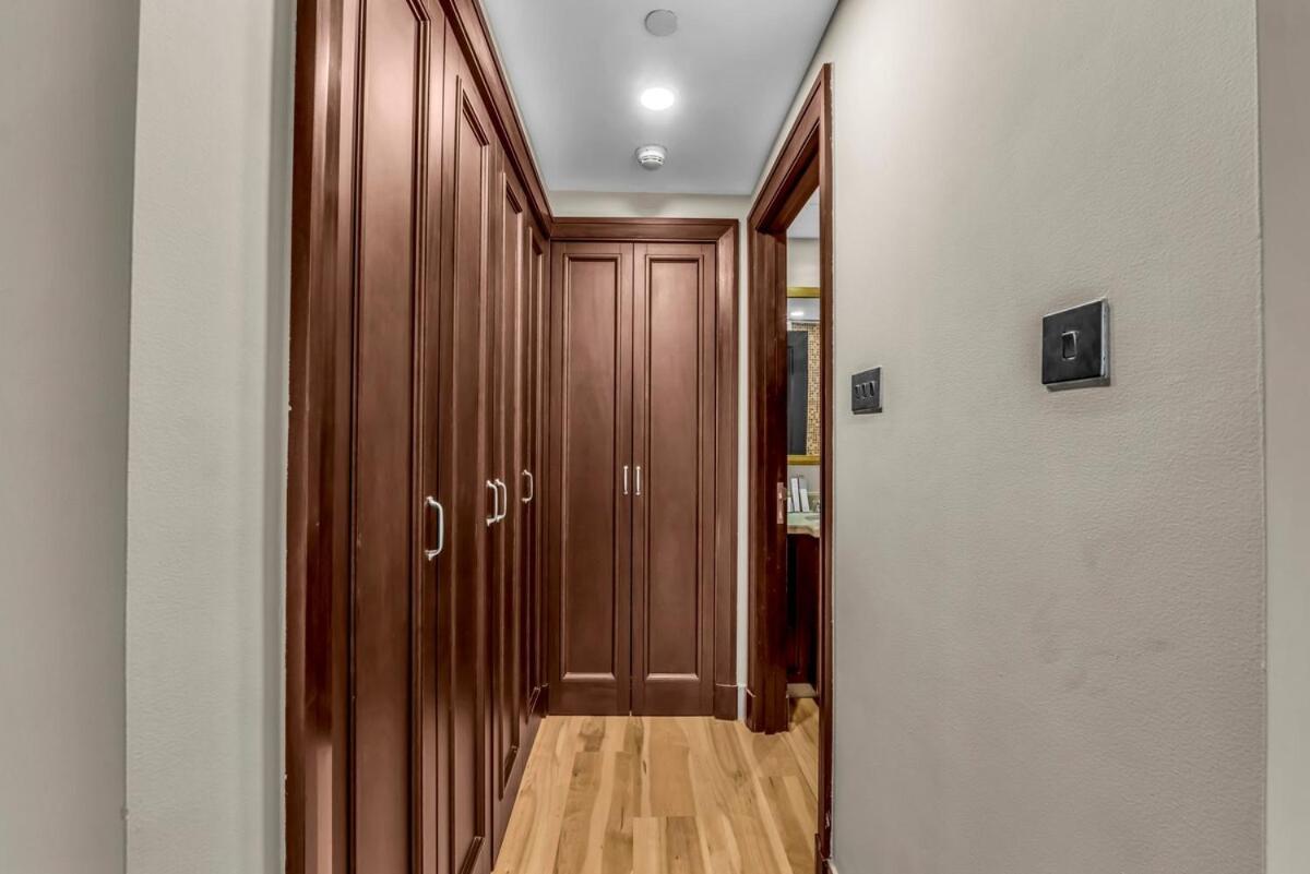 Apartment Front Burj Khalifa 2br In Old Town Community