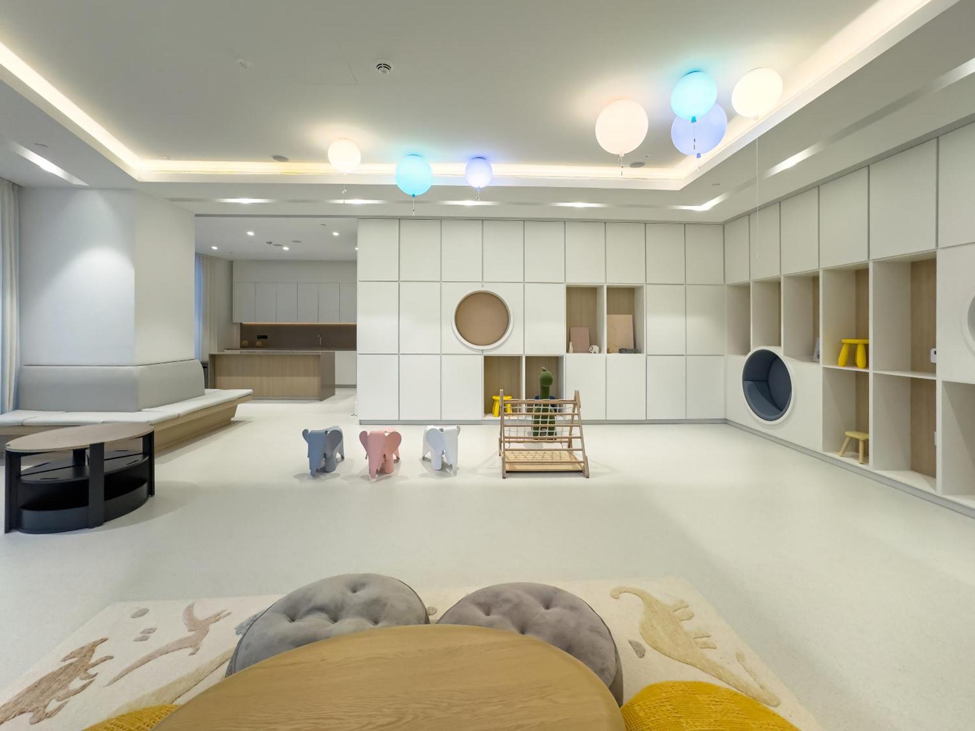 Spacious, Modern Chic 2 Bdr In Prime Downtown Location