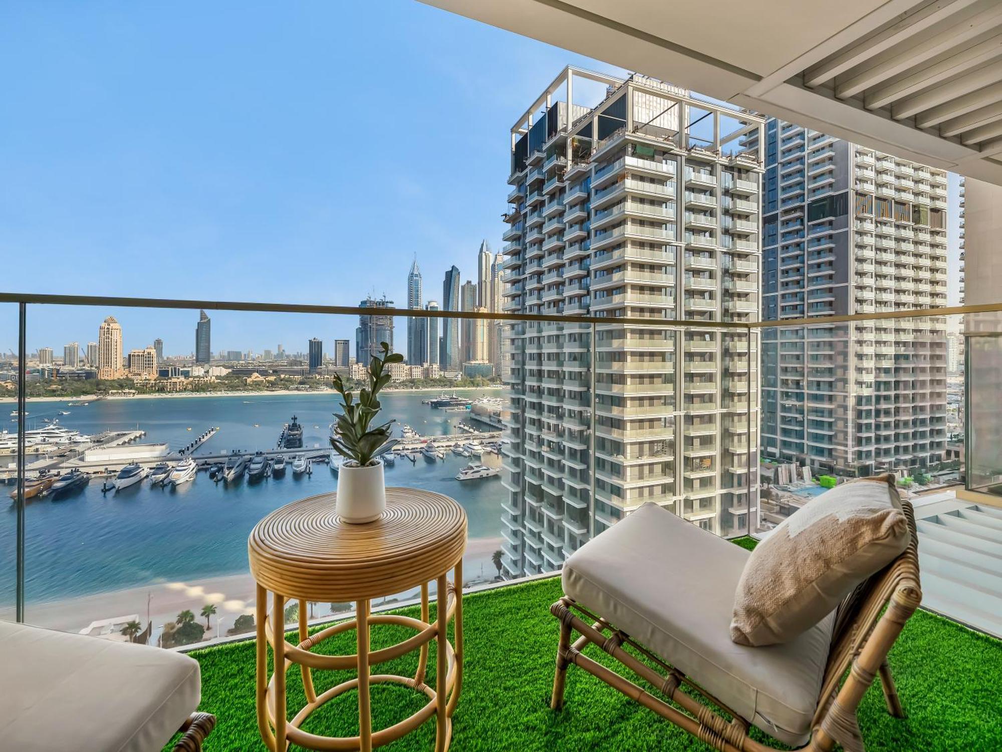 Apartment Luxury Spacious 2 Bedroom Private And Views