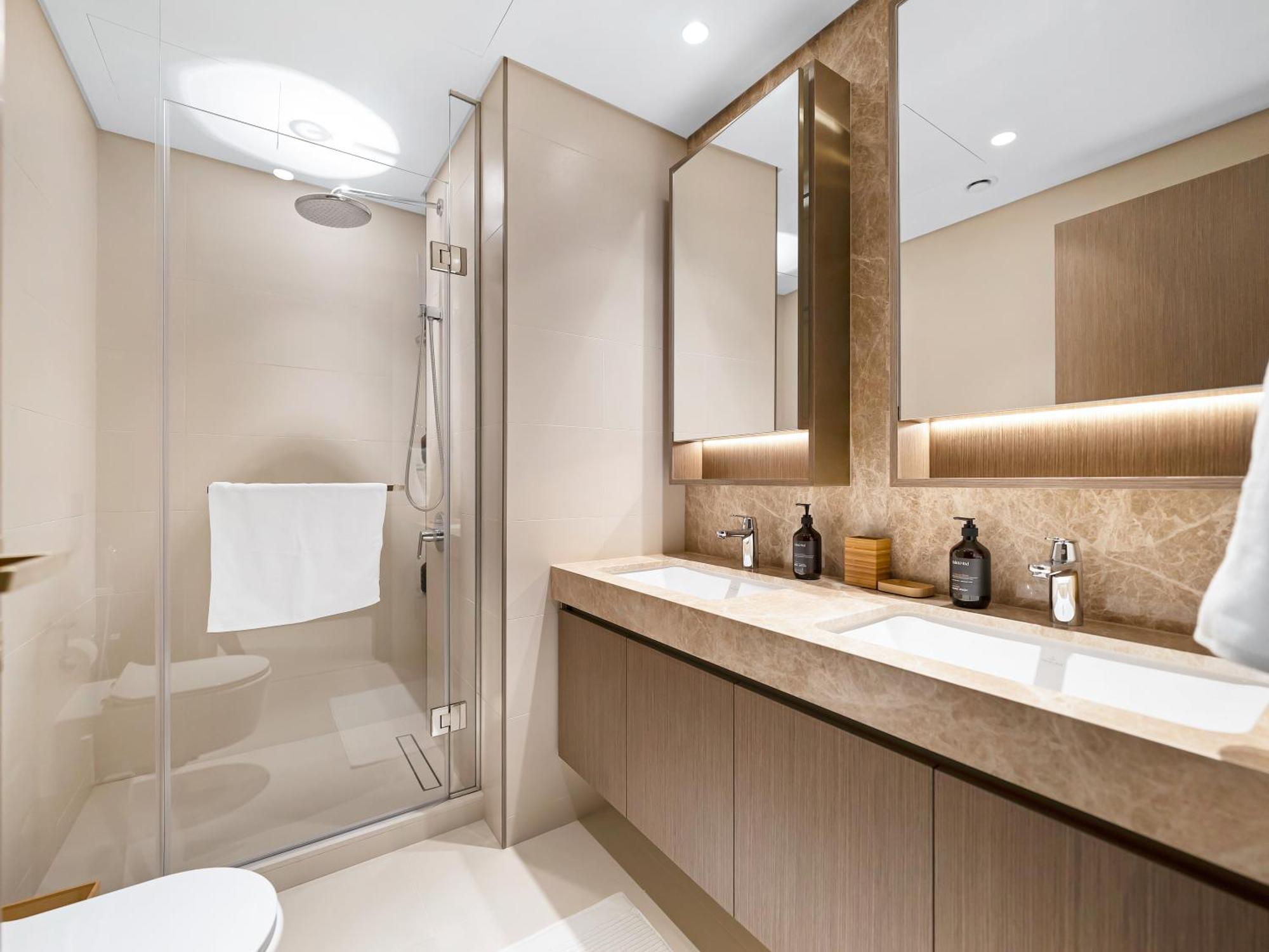 Apartment Luxury Spacious 2 Bedroom Private And Views