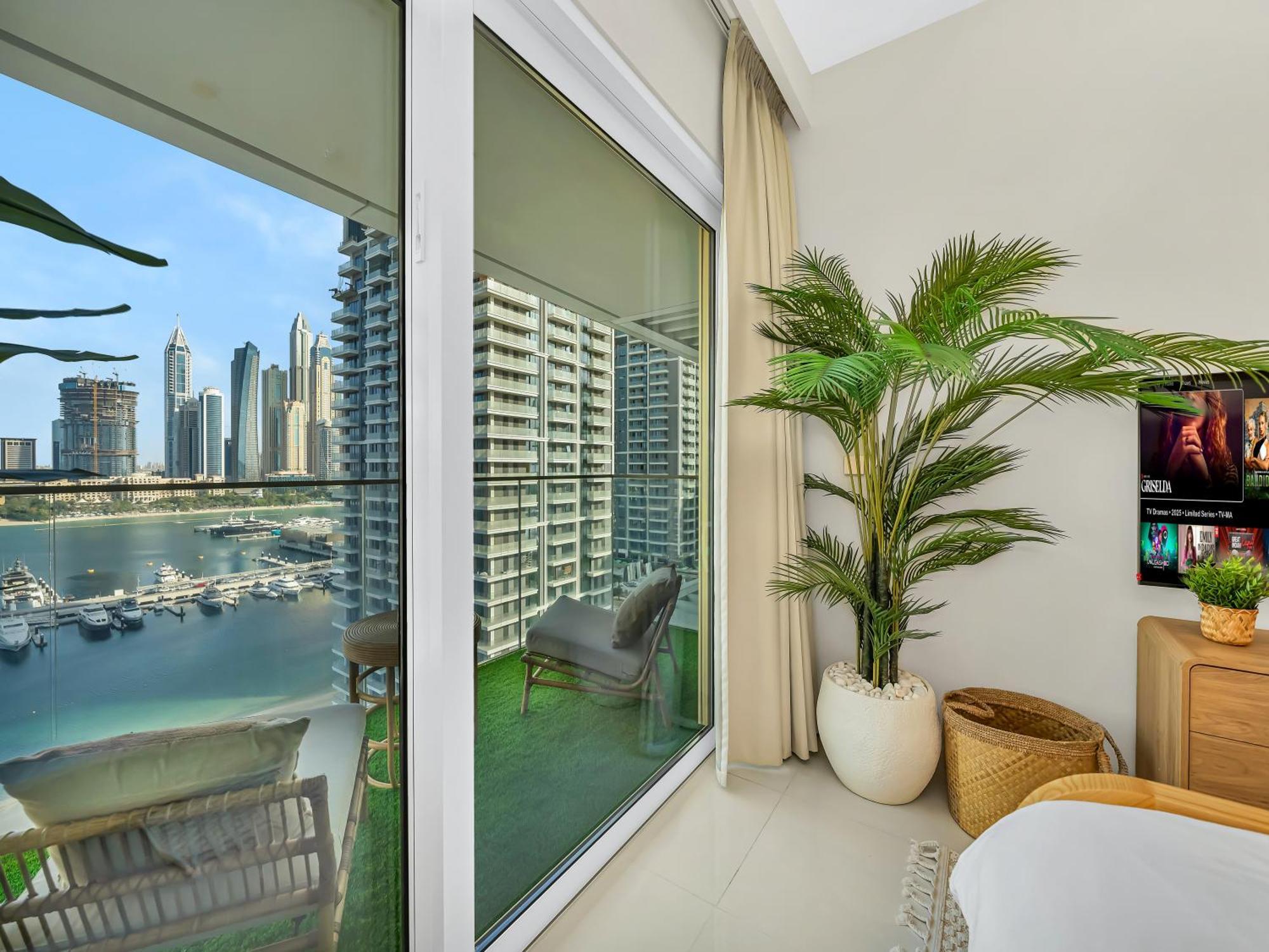 Apartment Luxury Spacious 2 Bedroom Private And Views