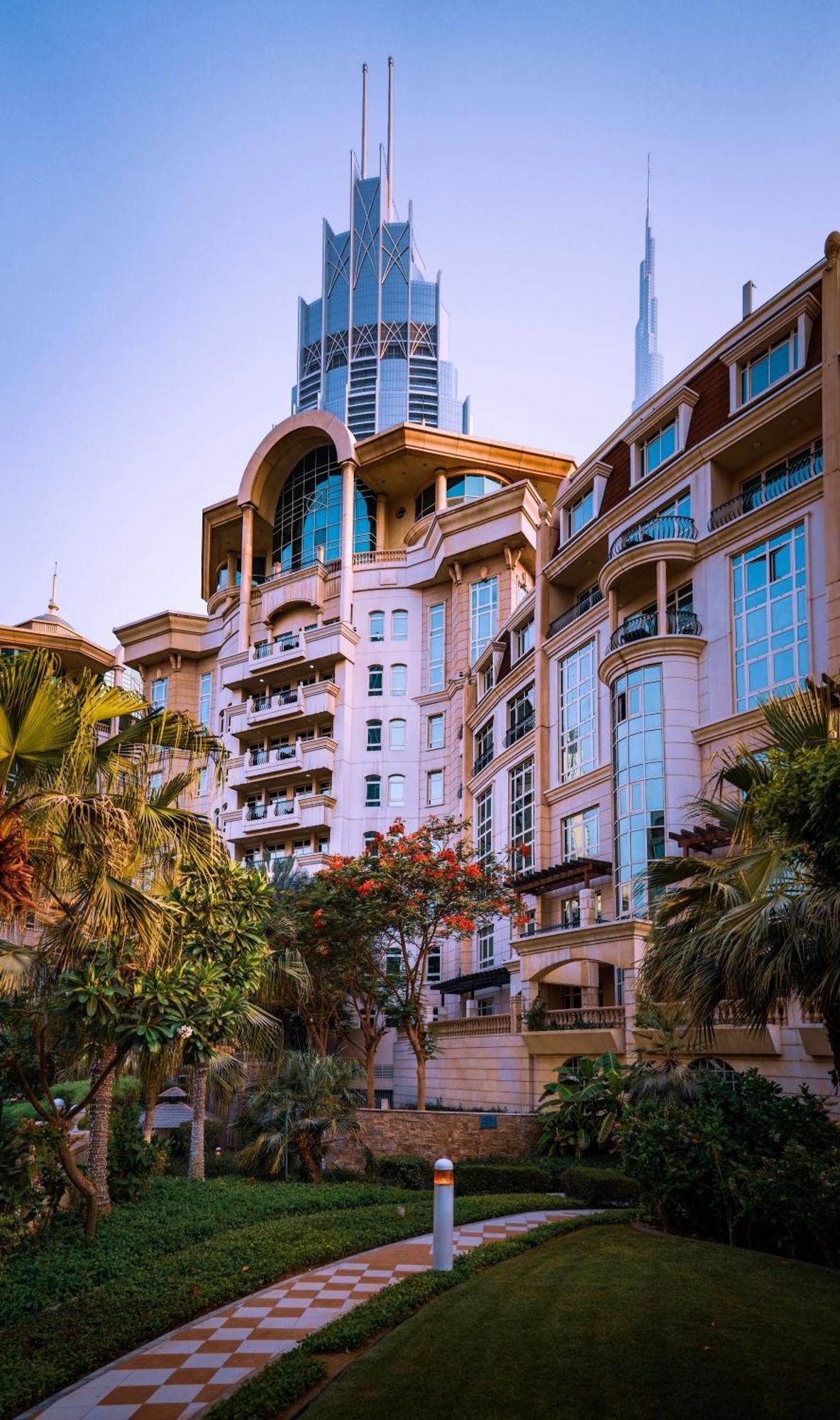 Roda Al Murooj Residences Apartment *