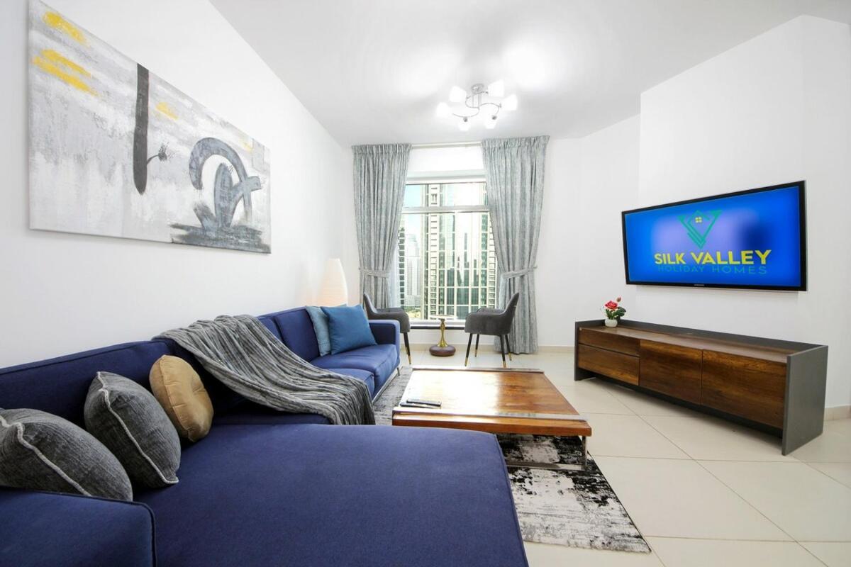 Silk Valley - Luxury 2bhk Close To Mall Apartment *