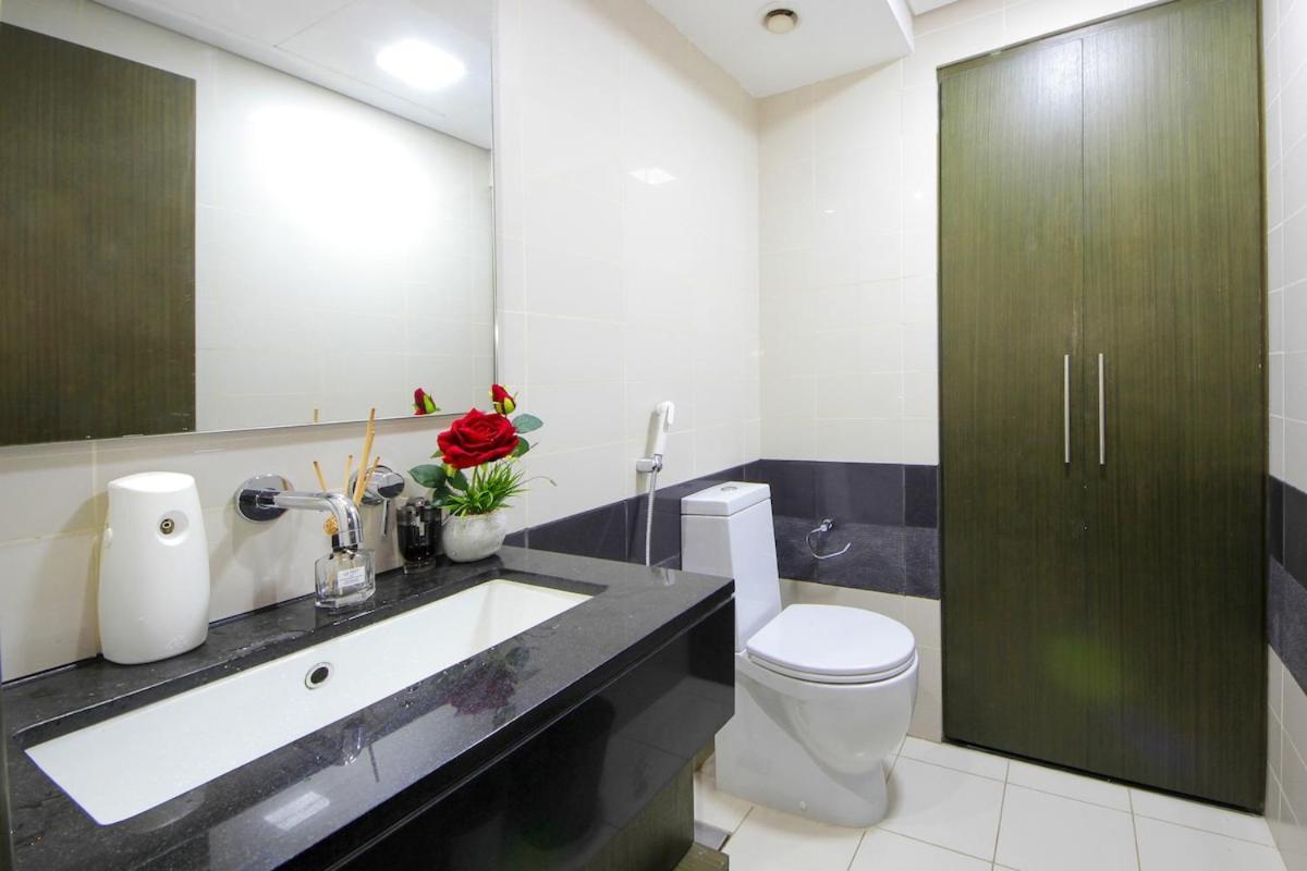 Silk Valley - Luxury 2bhk Close To Mall