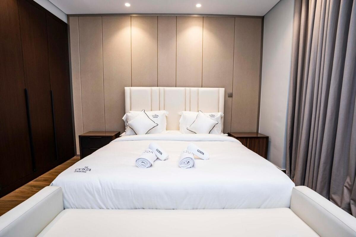 High-rise Comfort 2br In Nobles Tower In Apartment