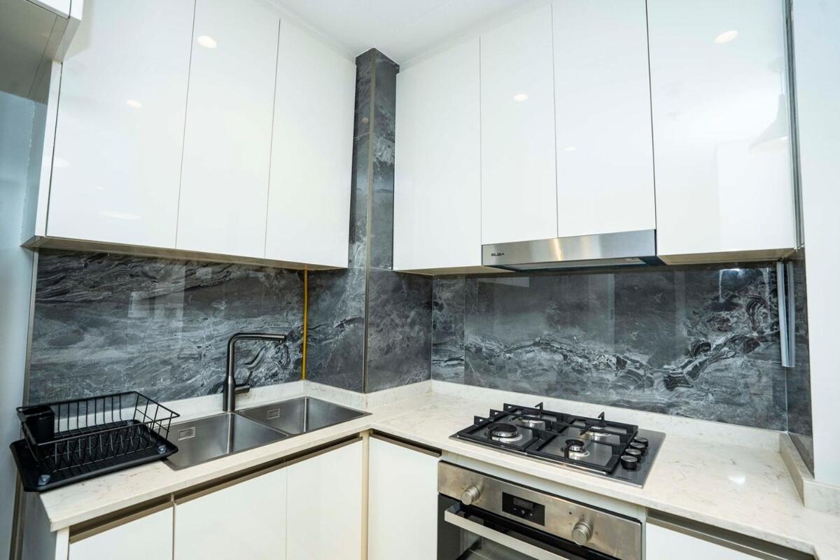 High-rise Comfort 2br In Nobles Tower In *