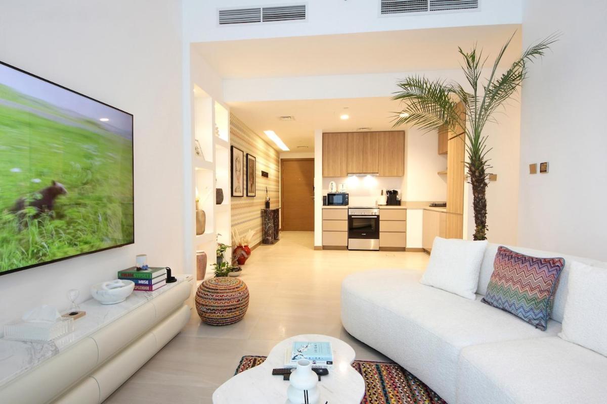 Urban Oasis 2br Retreat In With Pool View