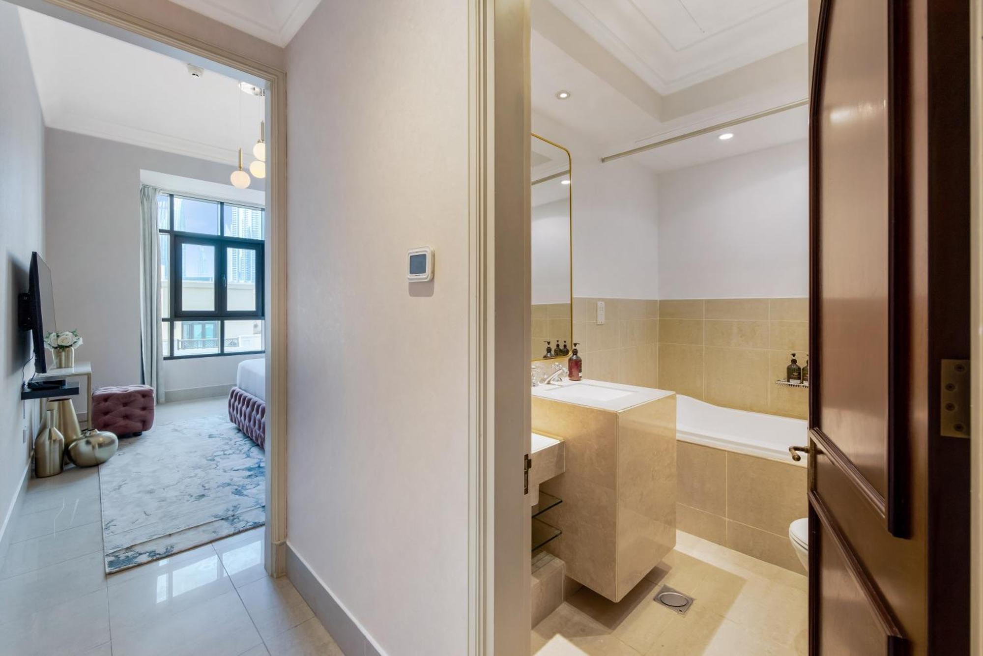 Apartment Durrani Homes - Luxe Living At Souk Al Bahar With Burj Khalifa And Partial Fountain View *