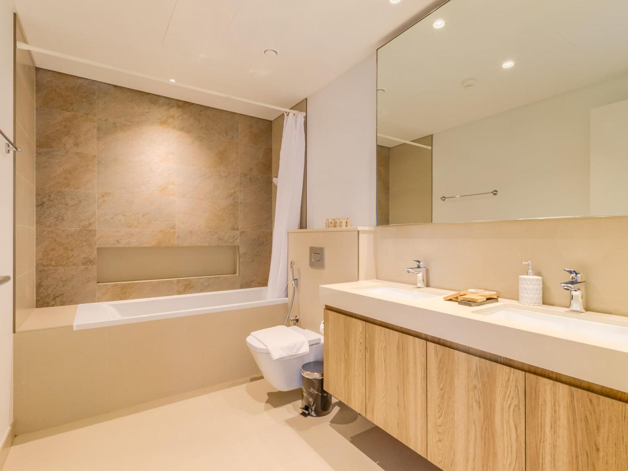 Trps - Downtown Views Ii Tower 2, Downtown - 3br Maids - Stylish Near Burj Khalifa & Attractions