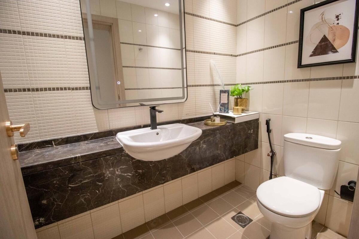 Apartment Canal-view One Bedroom Business Bay Dubai