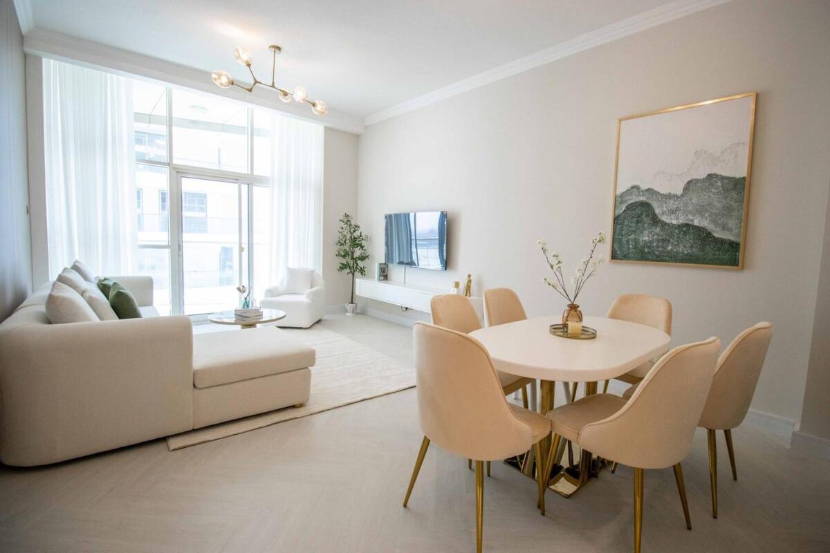 Canal-view One Bedroom Business Bay * Dubai