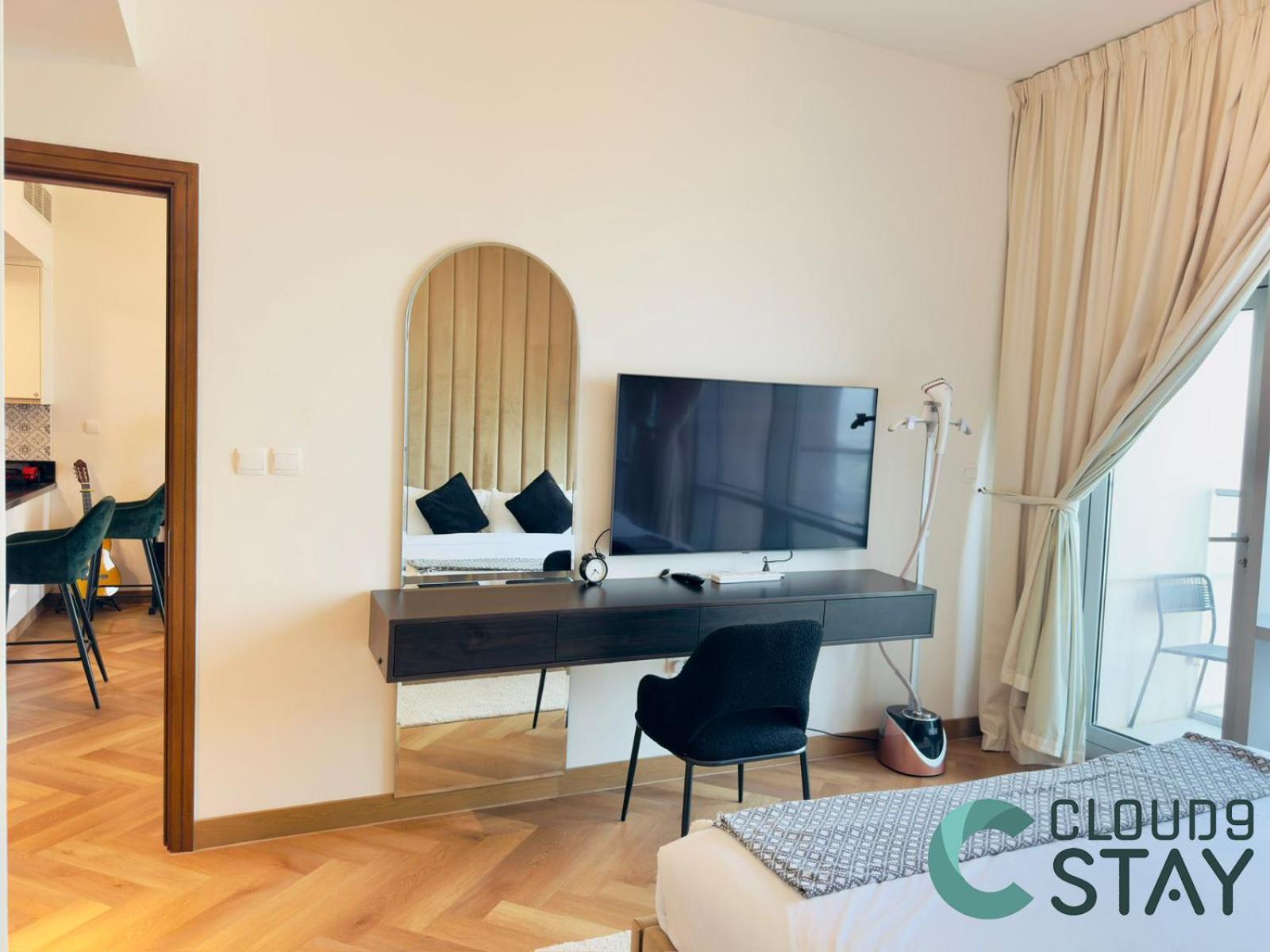 Cloud 9 - Luxurious 1 Bedroom In Business Bay Dubai