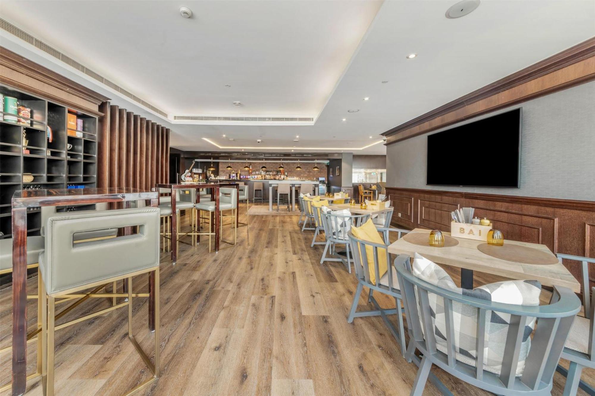 Radisson Blu Hotel, Canal View Hotel