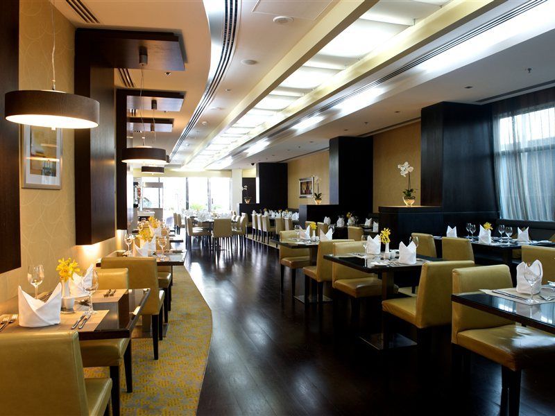 Time Oak & Hotel