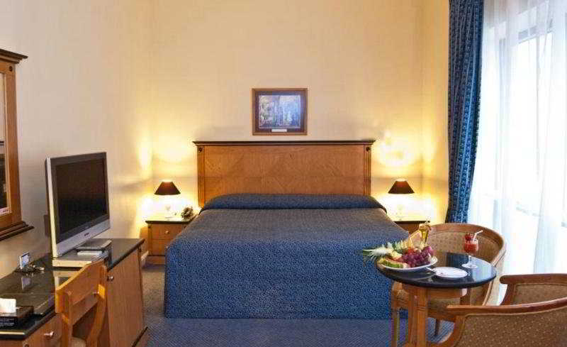 Regal Plaza 3*