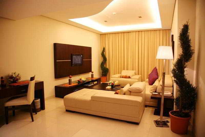 Staybridge Internet City By Ihg 4*
