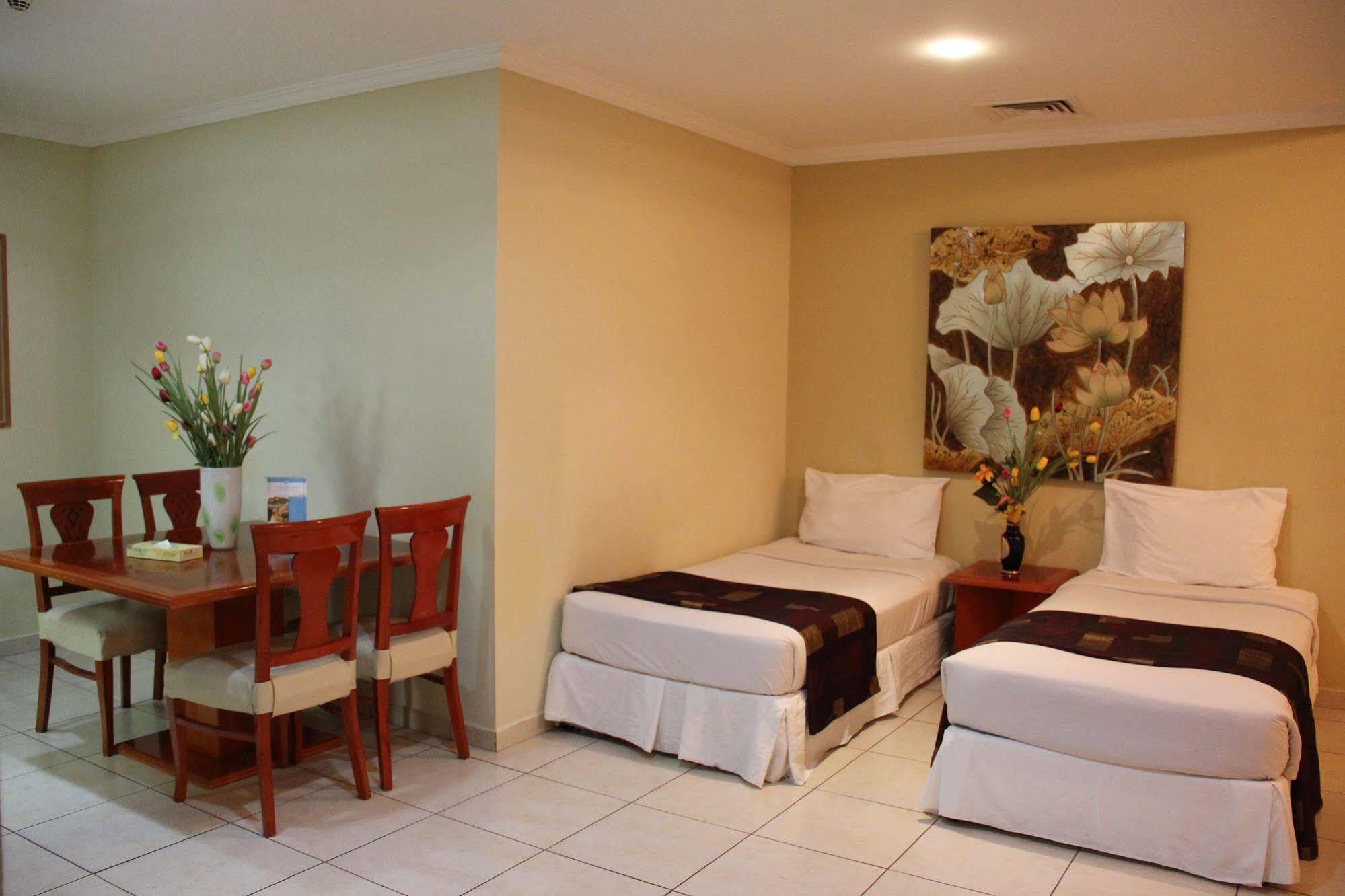 Grand Midwest Aparthotel